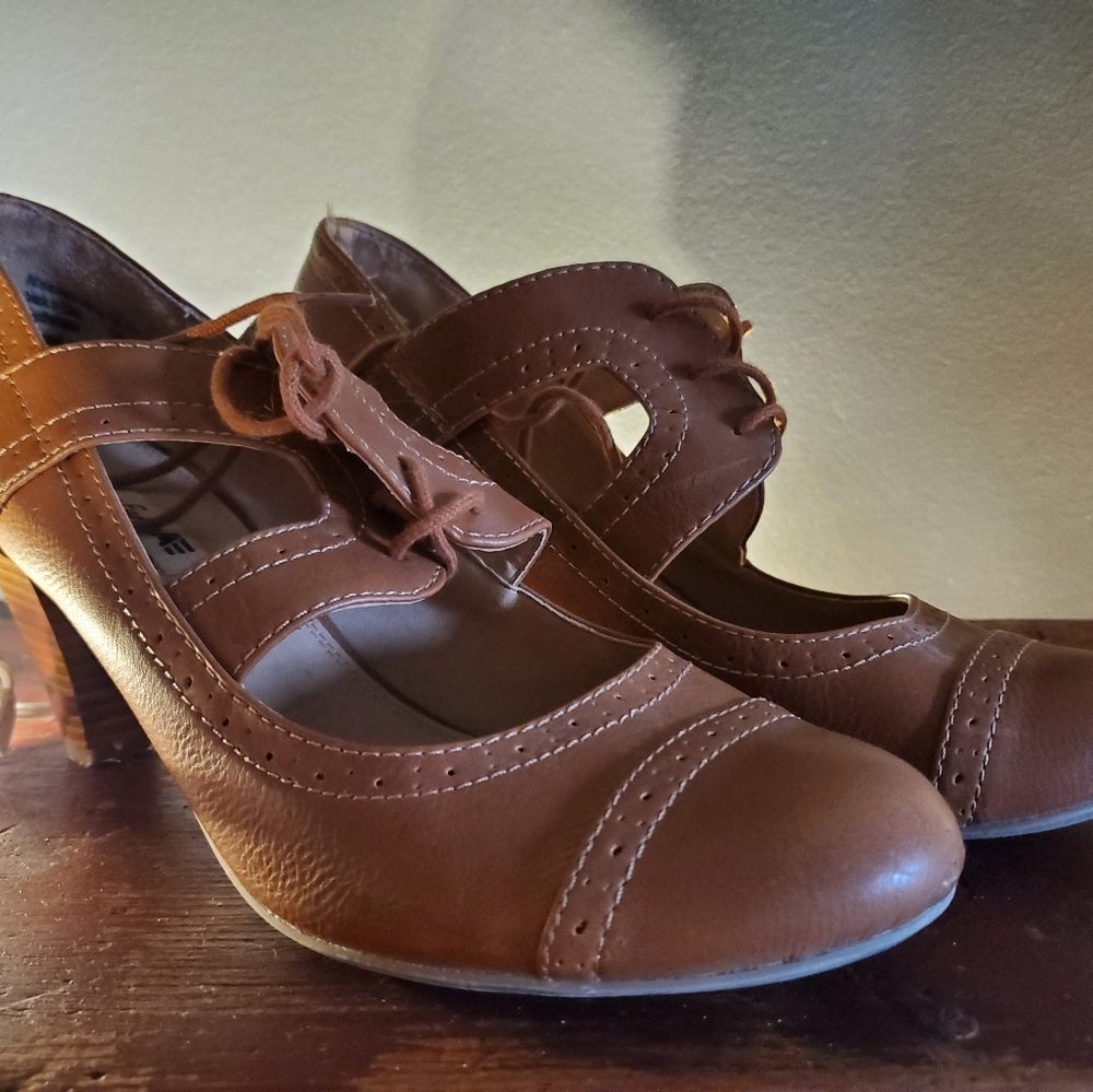 American Eagle women's heels 11